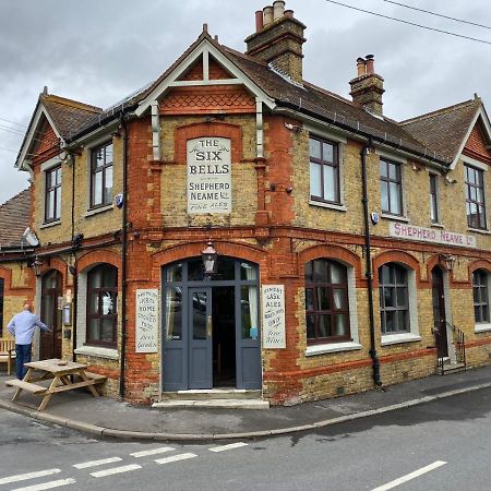 로체스터 The Six Bells B&B 외부 사진