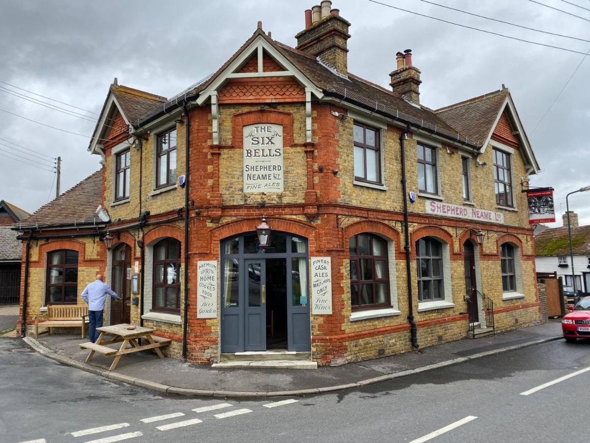 로체스터 The Six Bells B&B 외부 사진